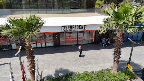 Avrupadent ağız ve diş sağlığı merkezinin dış cepheden görünümü